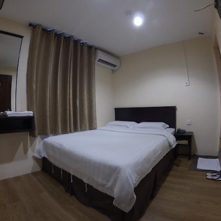 Hotel Kinabalu Kota Kinabalu Habitación foto